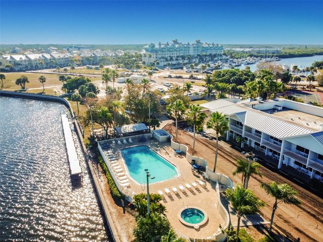 3036 CHRISTOPHERS WATCH LANE, Ruskin, FL 33570