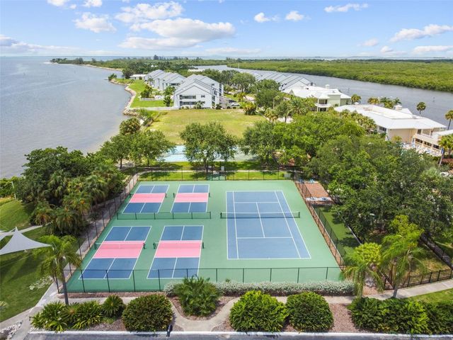 3036 CHRISTOPHERS WATCH LANE, Ruskin, FL 33570