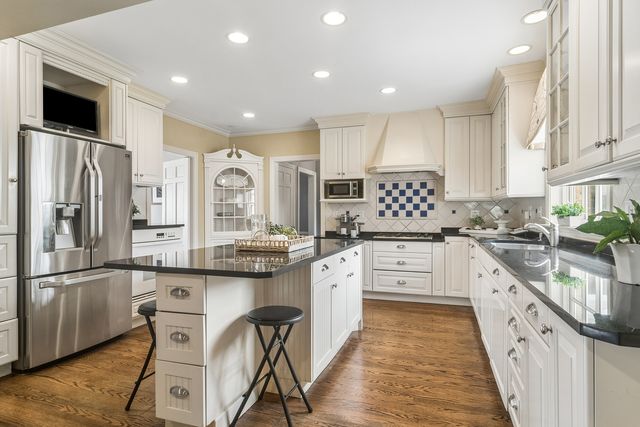 630 S Beverly Lane, Arlington Heights, IL 60005