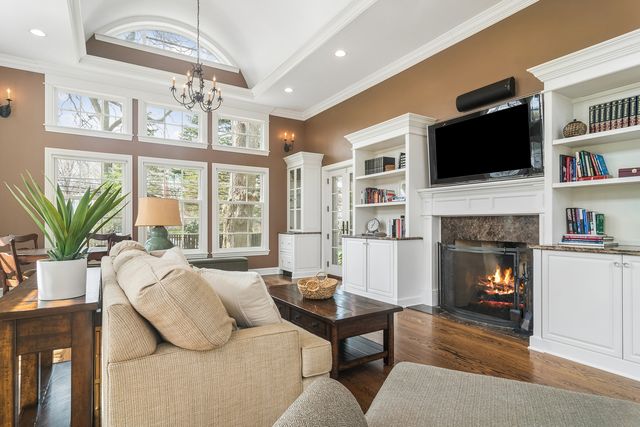 630 S Beverly Lane, Arlington Heights, IL 60005