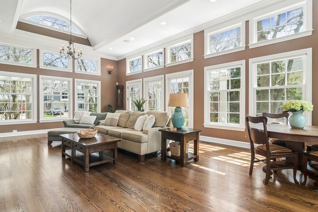 630 S Beverly Lane, Arlington Heights, IL 60005