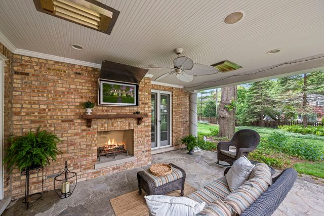 630 S Beverly Lane, Arlington Heights, IL 60005