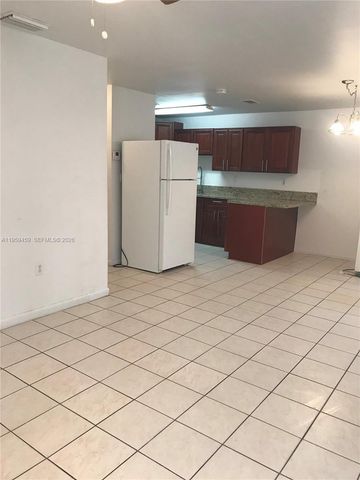 1017 SW 8th St 1-4, Hallandale Beach, FL 33009