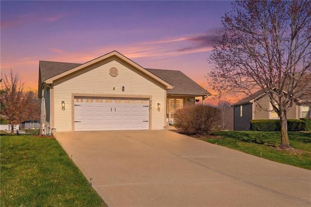 704 Highland Drive, Leavenworth, KS 66048