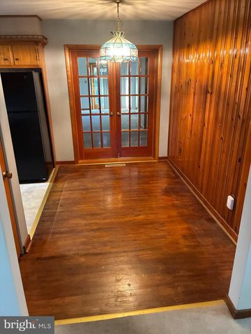 11 W HIGHLAND AVE, Enola, PA 17025