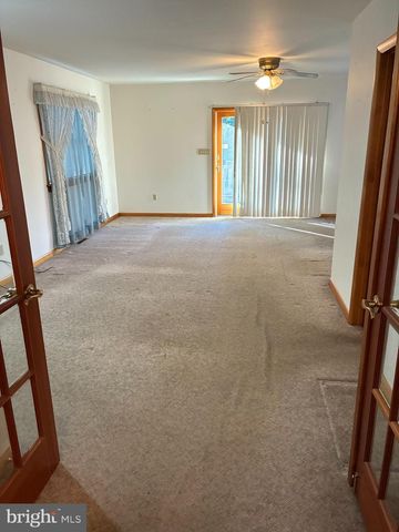 11 W HIGHLAND AVE, Enola, PA 17025