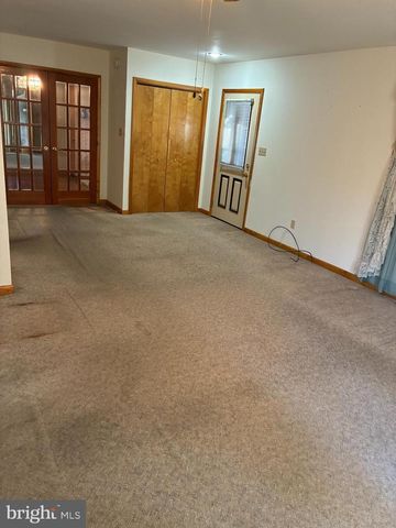 11 W HIGHLAND AVE, Enola, PA 17025