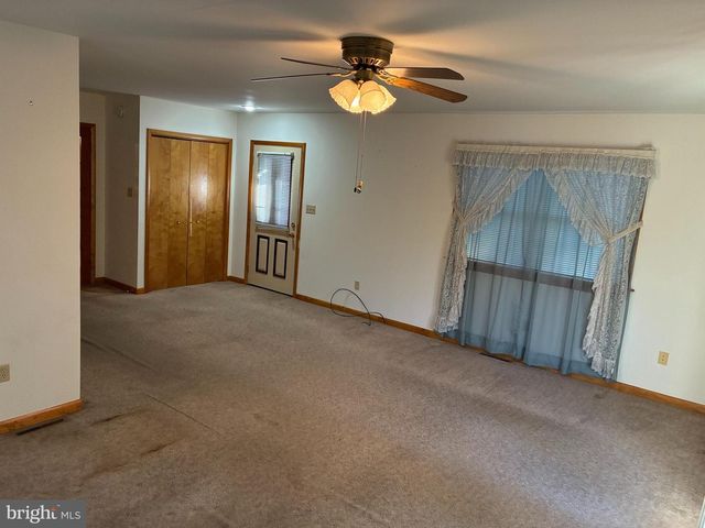 11 W HIGHLAND AVE, Enola, PA 17025