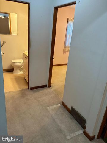 11 W HIGHLAND AVE, Enola, PA 17025