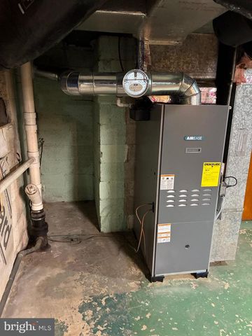 11 W HIGHLAND AVE, Enola, PA 17025