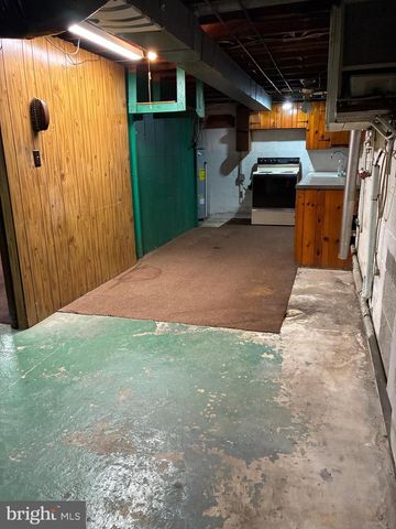 11 W HIGHLAND AVE, Enola, PA 17025