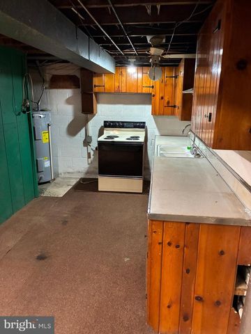 11 W HIGHLAND AVE, Enola, PA 17025