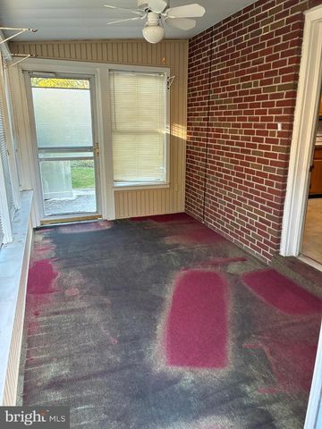 11 W HIGHLAND AVE, Enola, PA 17025