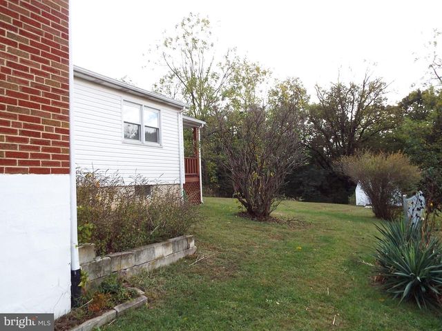 11 W HIGHLAND AVE, Enola, PA 17025