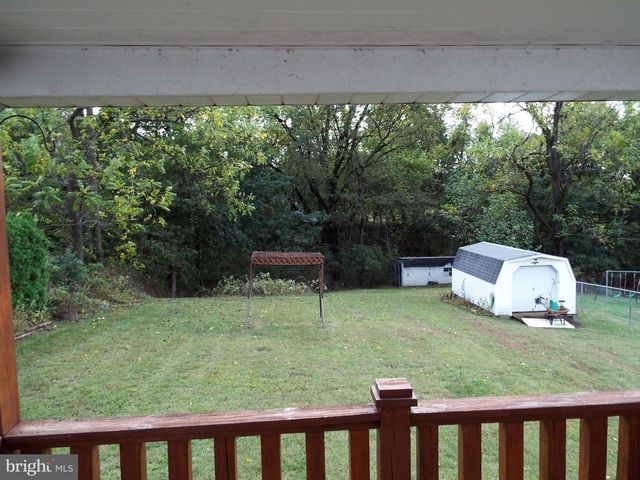 11 W HIGHLAND AVE, Enola, PA 17025