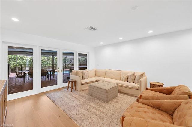 4870 Whispering Pine WAY, Naples, FL 34103