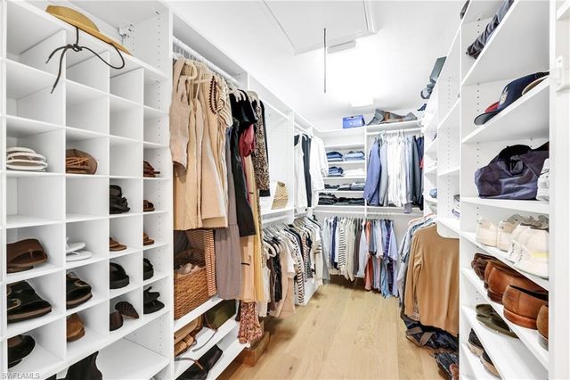 4870 Whispering Pine WAY, Naples, FL 34103