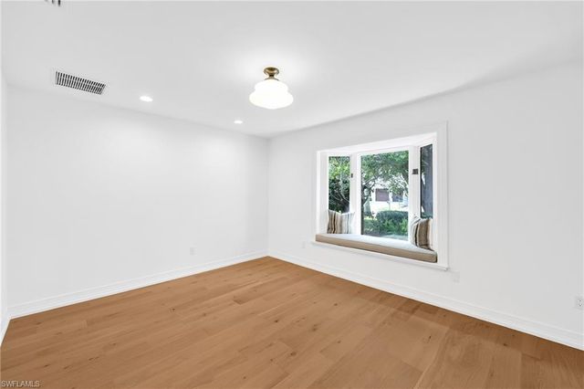 4870 Whispering Pine WAY, Naples, FL 34103