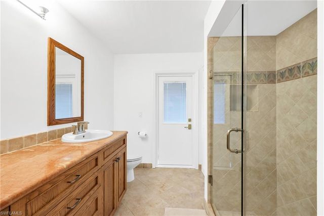 4870 Whispering Pine WAY, Naples, FL 34103