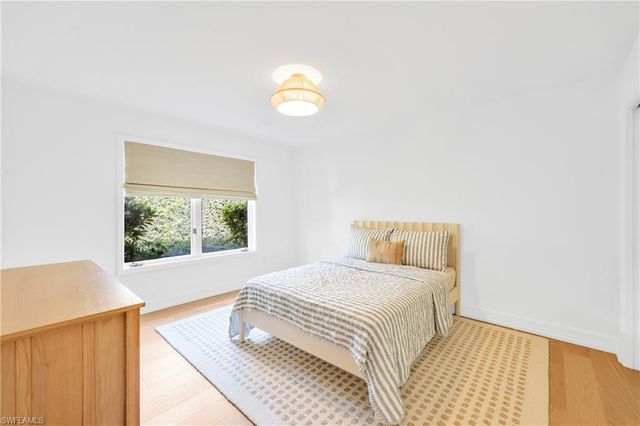 4870 Whispering Pine WAY, Naples, FL 34103