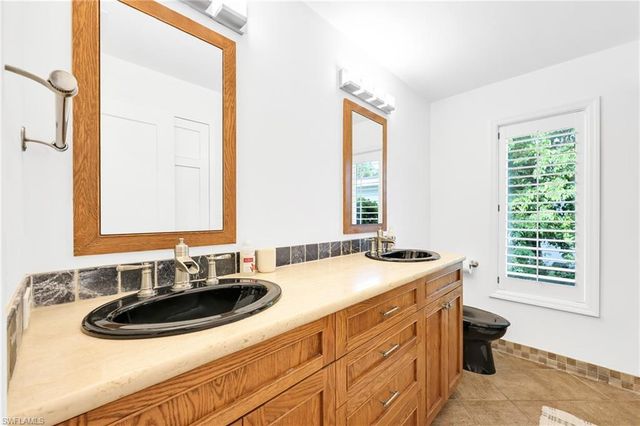 4870 Whispering Pine WAY, Naples, FL 34103