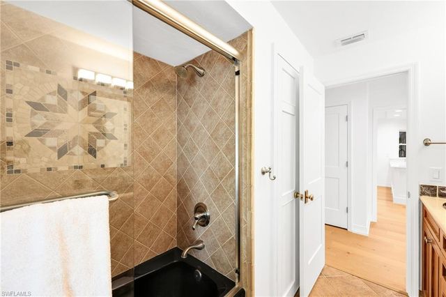 4870 Whispering Pine WAY, Naples, FL 34103