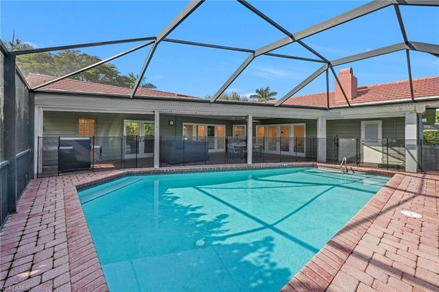 4870 Whispering Pine WAY, Naples, FL 34103