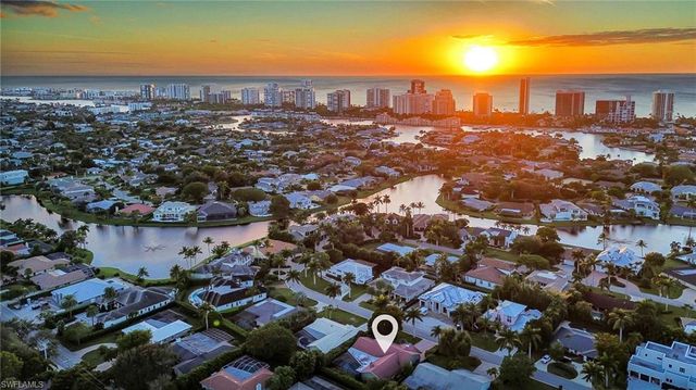 4870 Whispering Pine WAY, Naples, FL 34103