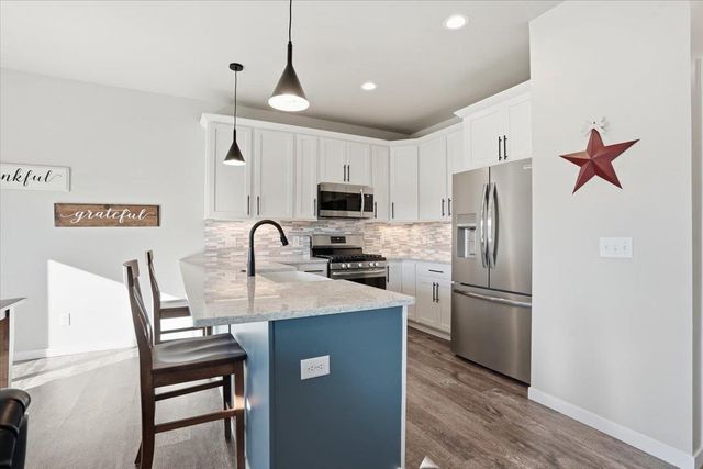 562 Stonewood Court, Evansville, WI 53536