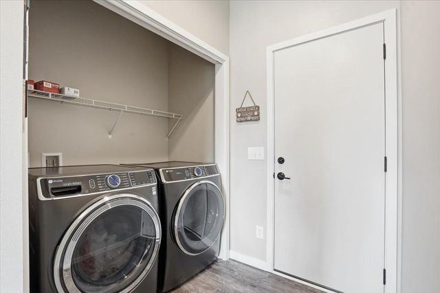 562 Stonewood Court, Evansville, WI 53536