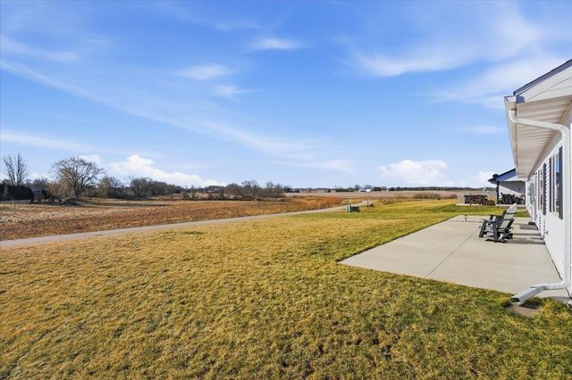 562 Stonewood Court, Evansville, WI 53536