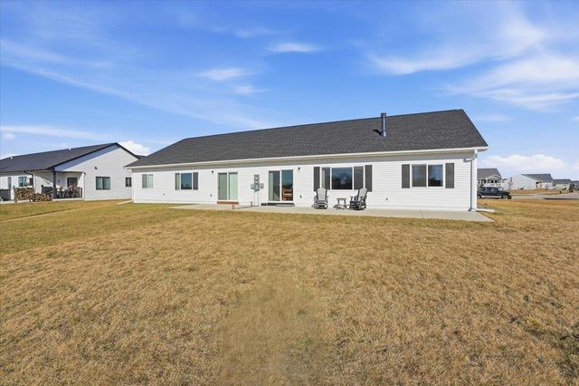 562 Stonewood Court, Evansville, WI 53536