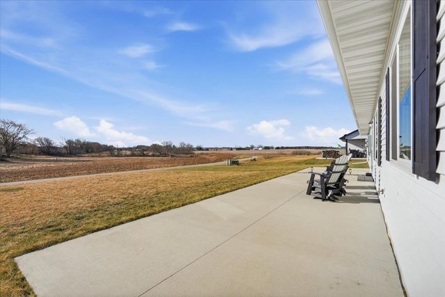 562 Stonewood Court, Evansville, WI 53536