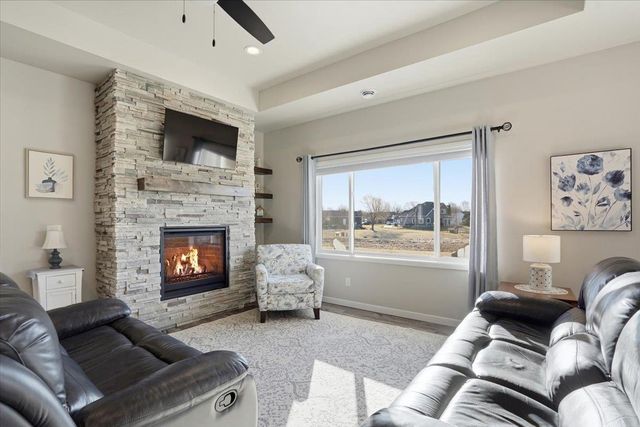 562 Stonewood Court, Evansville, WI 53536