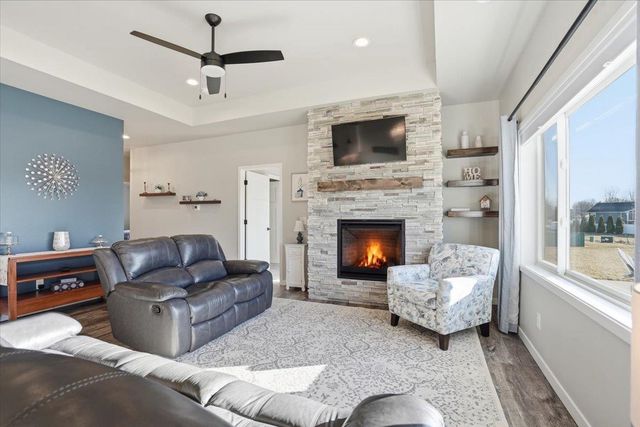 562 Stonewood Court, Evansville, WI 53536