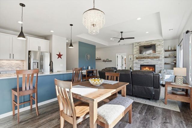 562 Stonewood Court, Evansville, WI 53536