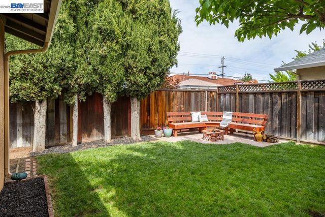 924 Lambaren Ave, Livermore, CA 94551