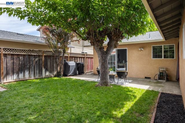 924 Lambaren Ave, Livermore, CA 94551