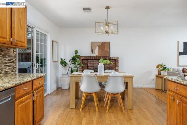 924 Lambaren Ave, Livermore, CA 94551