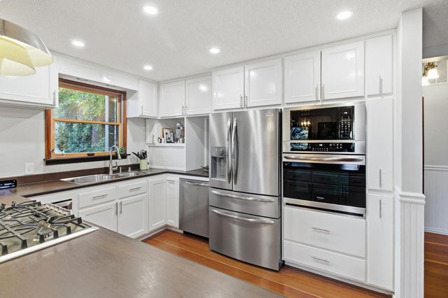 101 Karsan Dr, Sutter Creek, CA 95685