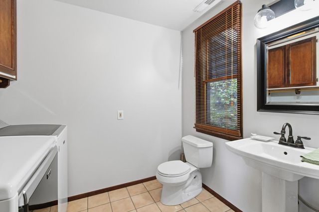 101 Karsan Dr, Sutter Creek, CA 95685