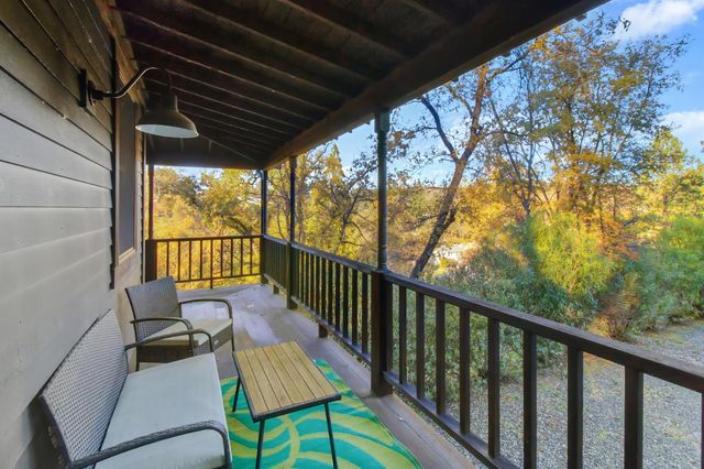 101 Karsan Dr, Sutter Creek, CA 95685