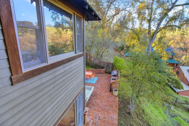 101 Karsan Dr, Sutter Creek, CA 95685