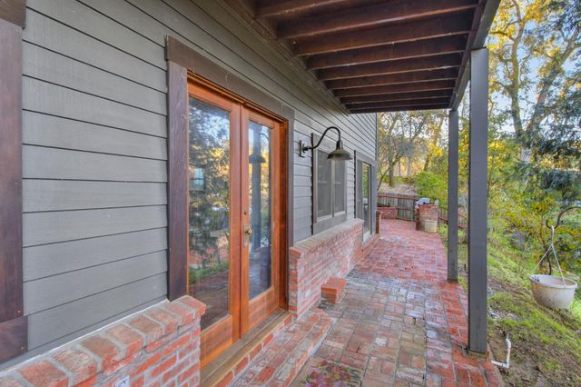 101 Karsan Dr, Sutter Creek, CA 95685