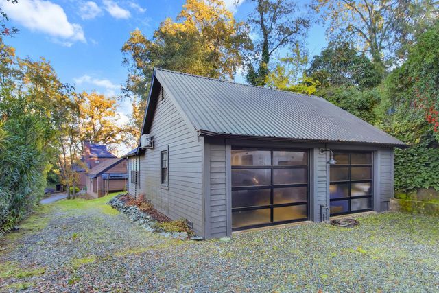 101 Karsan Dr, Sutter Creek, CA 95685