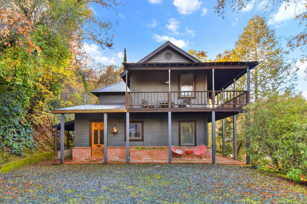 101 Karsan Dr, Sutter Creek, CA 95685