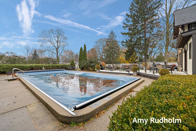 522 E River Street, Spring Lake, MI 49456