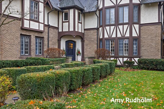 522 E River Street, Spring Lake, MI 49456