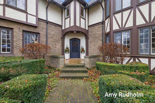 522 E River Street, Spring Lake, MI 49456