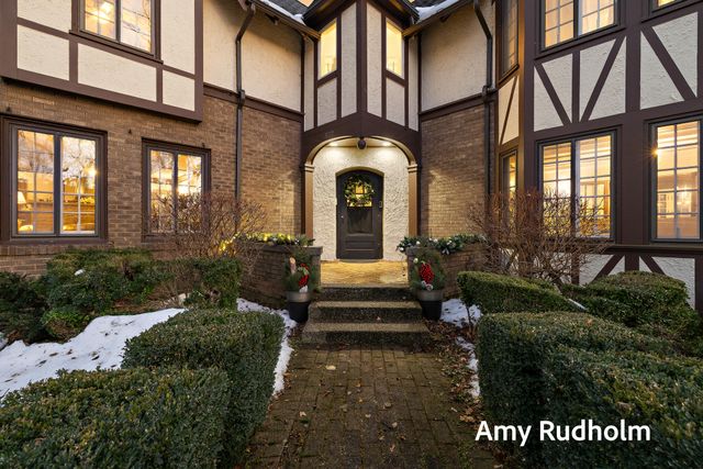 522 E River Street, Spring Lake, MI 49456